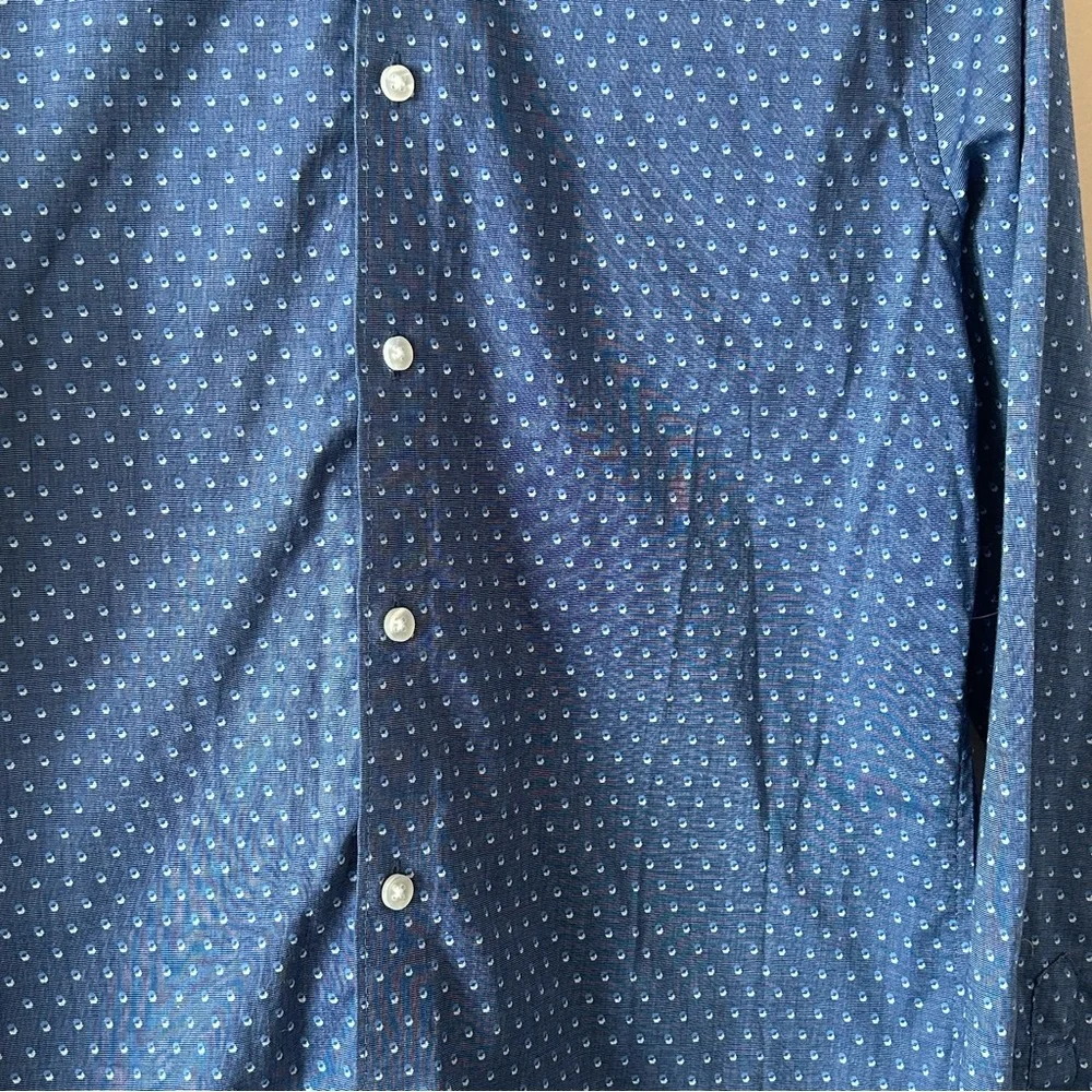Van Heusen Never-Tuck Slim Fit Dress Shirt - Picture 3 of 6